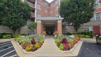 Building Photo - 101 Pointe Dr