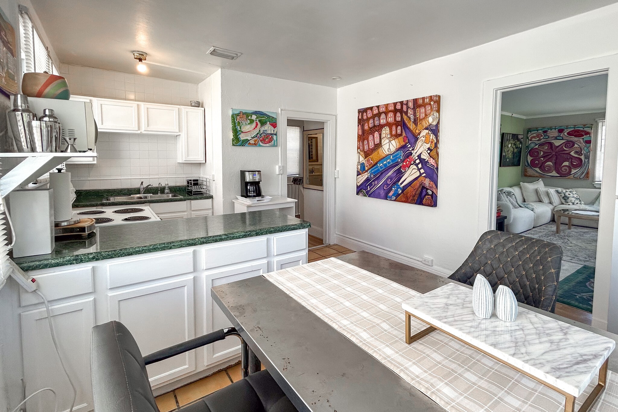 Building Photo - 321 11th St