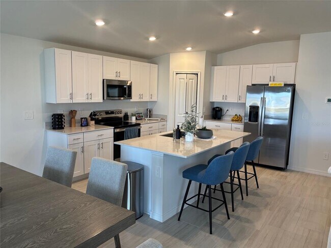 Building Photo - 8823 Sunset Pk Trl S