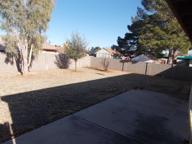 Building Photo - 861 Catalina Dr