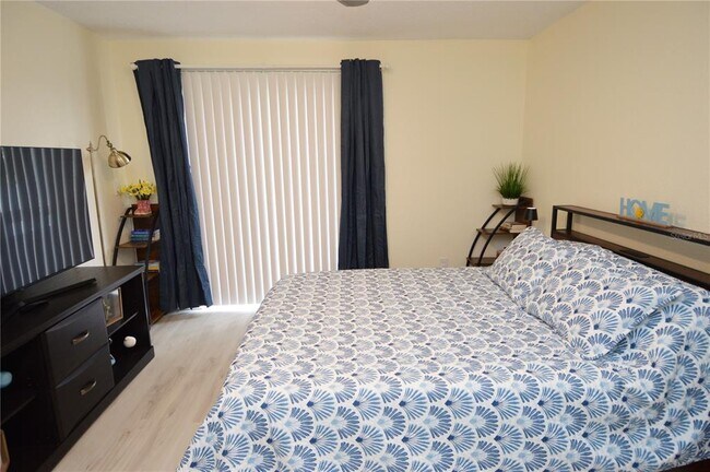 Building Photo - 10263 Gandy Blvd N