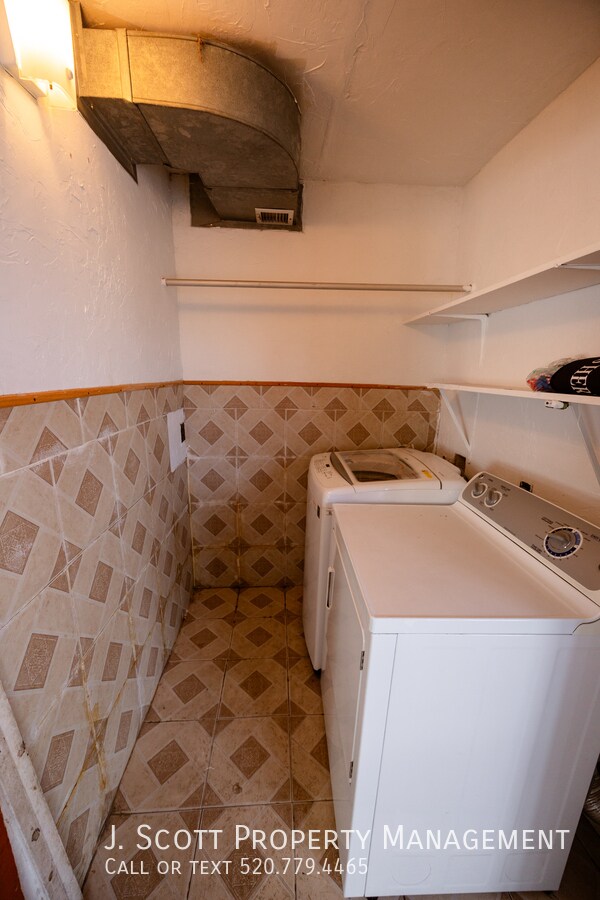 Building Photo - 3508 W Orchid Ln