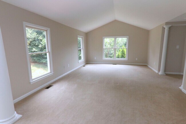 Building Photo - 9724 Middleton Ridge Rd