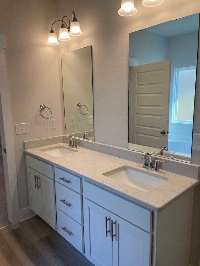 Building Photo - New Build - 3 Bedroom/2 Bathroom with Offi...
