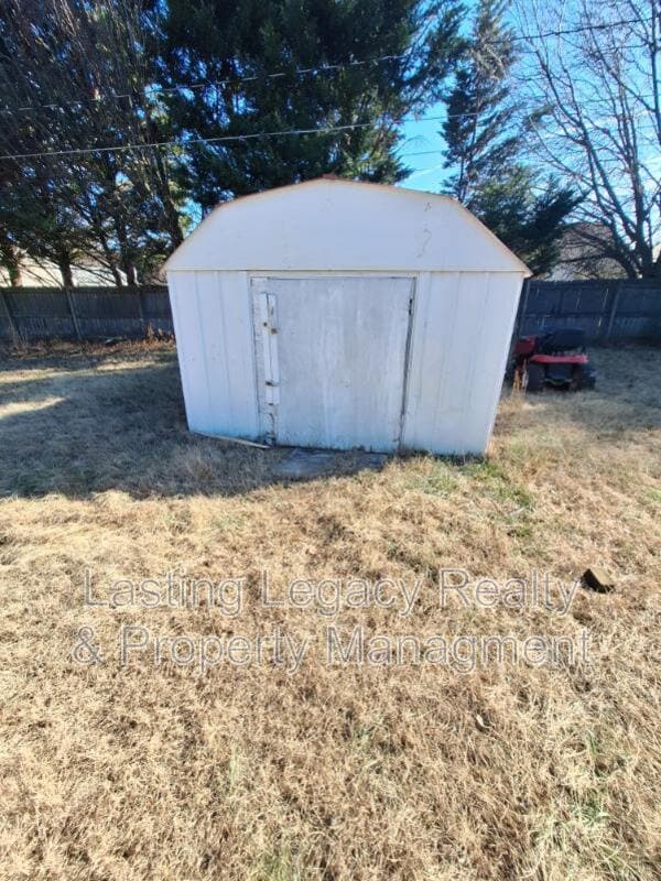 Building Photo - 4221 Glenn Hi Rd