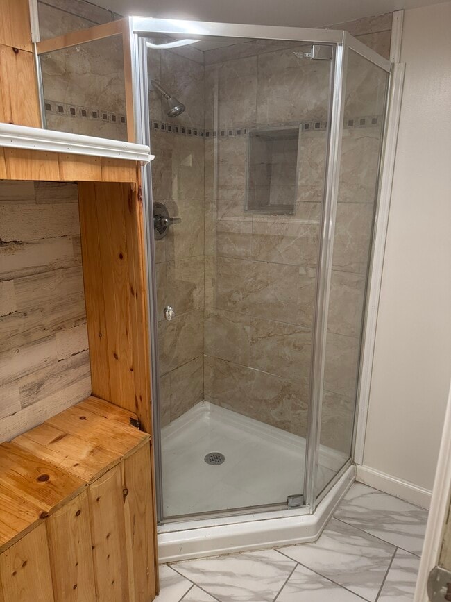 Building Photo - 1304 2nd Rd