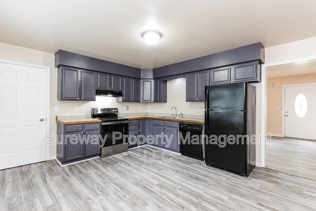 Building Photo - 50 Dahlia St
