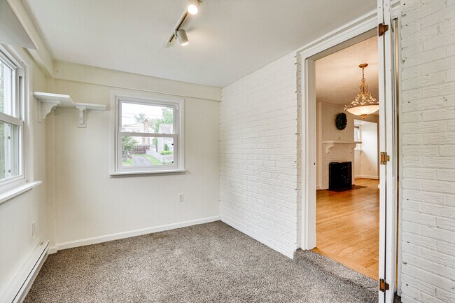 Building Photo - 5610 Wilson Blvd