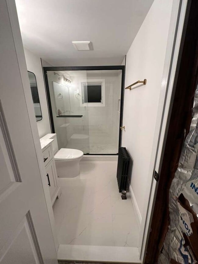 Building Photo - Great Home For RWJMS/Rutgers Students * Walk to New Brunswick/Highland Park Nightlife * All Utili...