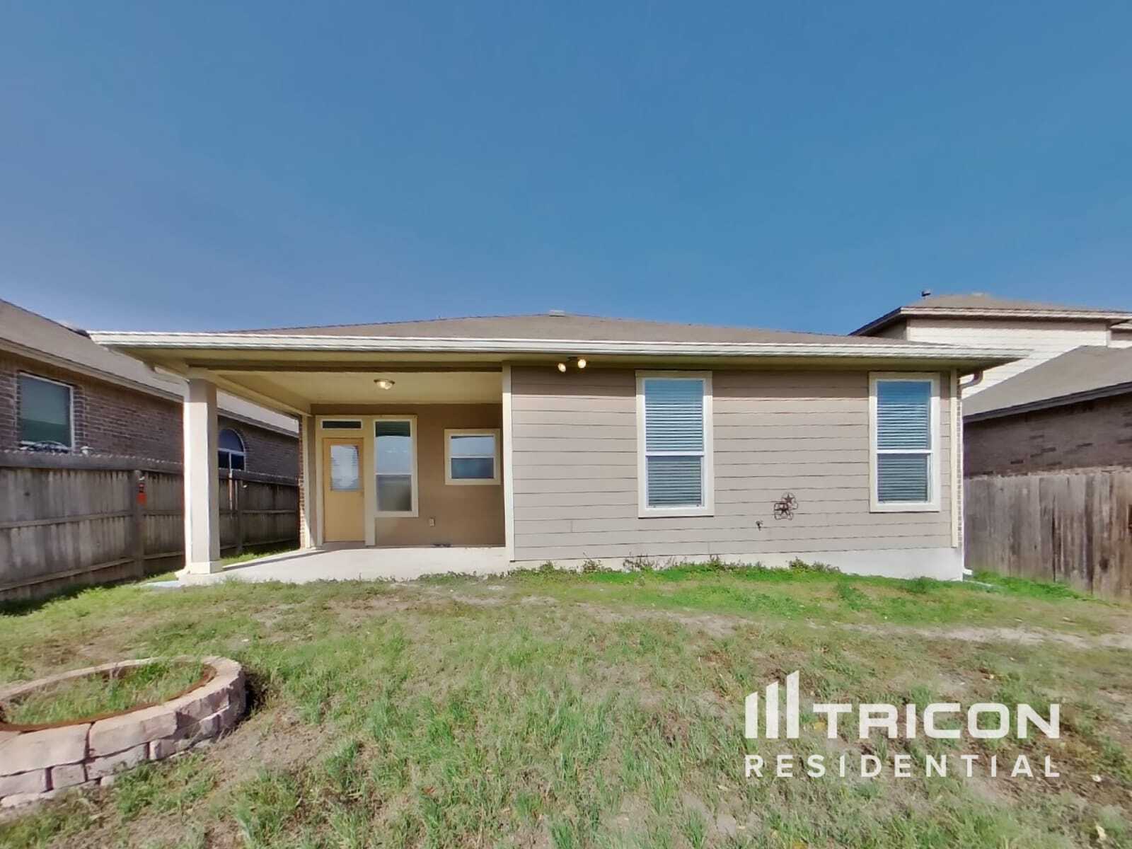 Building Photo - 7040 Conroe Ml