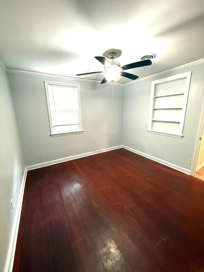 Building Photo - ** 4 bed 2 bath located in Morningview ** Call 334-366-9198 for a self showing