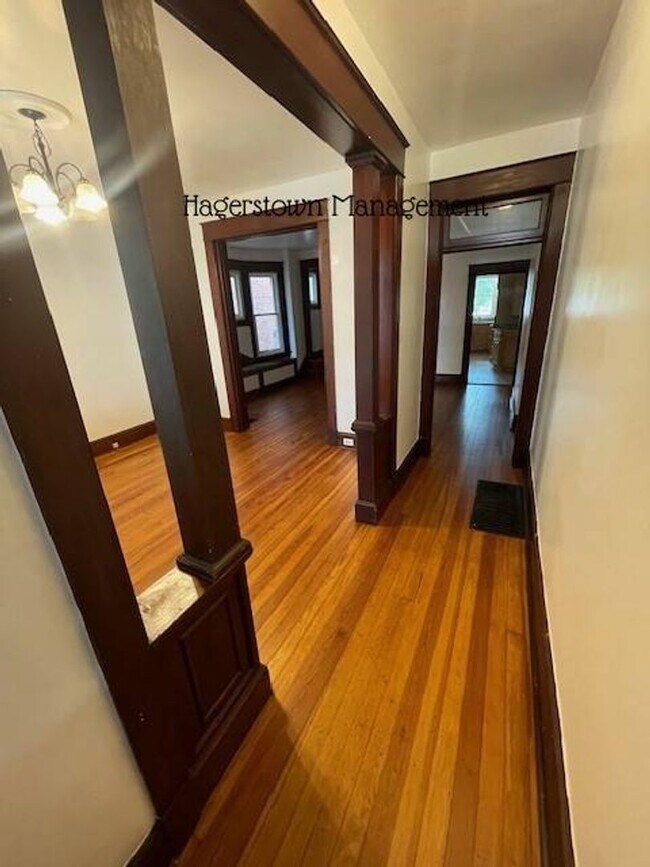 Building Photo - 3 BR North End Hagerstown