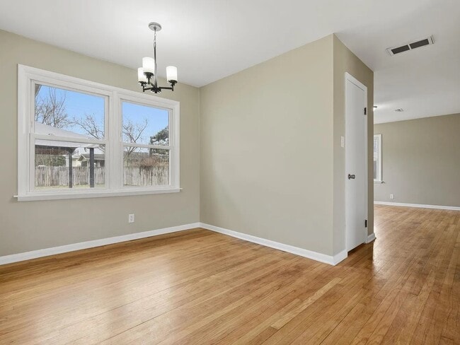 Building Photo - 2110 Carlisle Rd