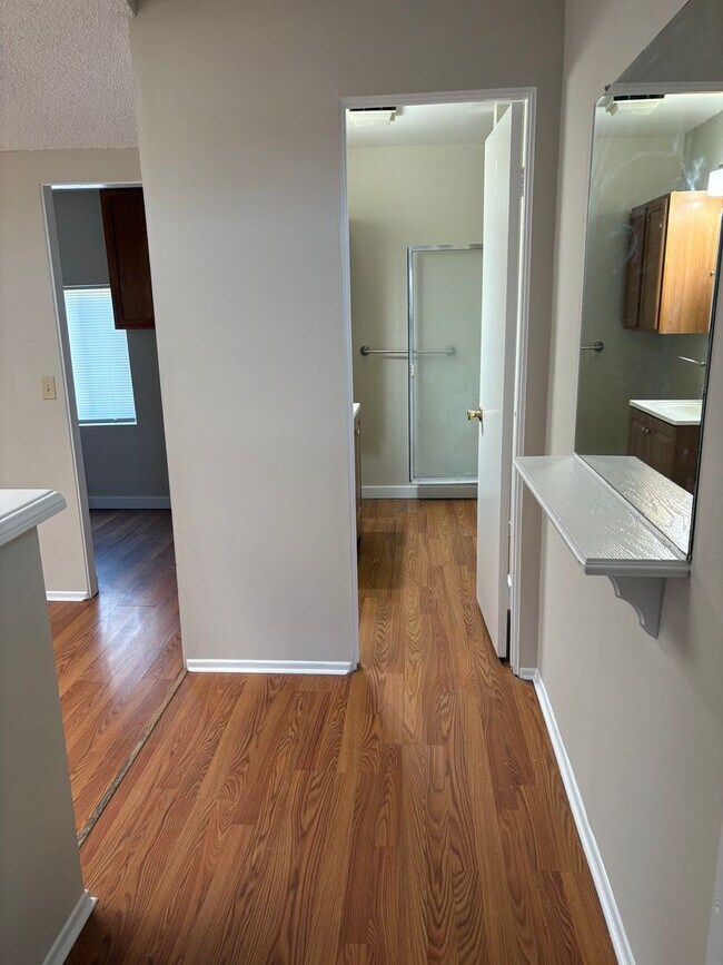 Building Photo - $1,895- ALL UTILITIES INCLUDED- BEAUTIFUL ...