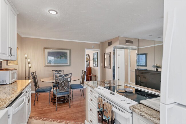 Building Photo - 761 John Ringling Blvd