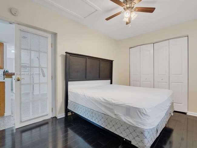 Building Photo - 1650 5th Ave