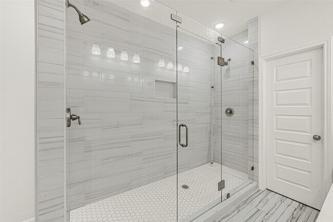 Building Photo - 8628 Scott St