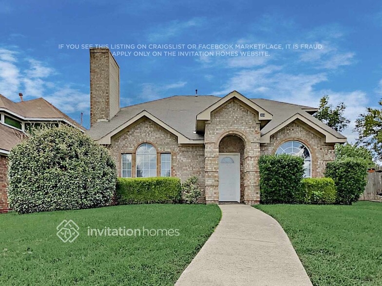 Primary Photo - 304 Stringer Dr