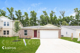 Building Photo - 15731 Del Norte Dr