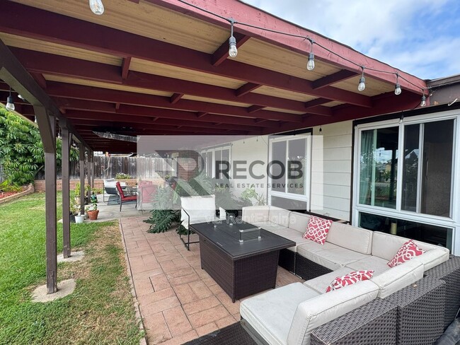 Building Photo - 3452 Lockwood Dr