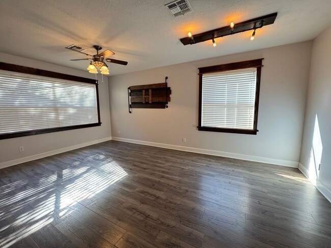 Building Photo - Spacious 4-bedroom, 3-bath POOL home in Cypress Springs! Pool Service INCLUDED!