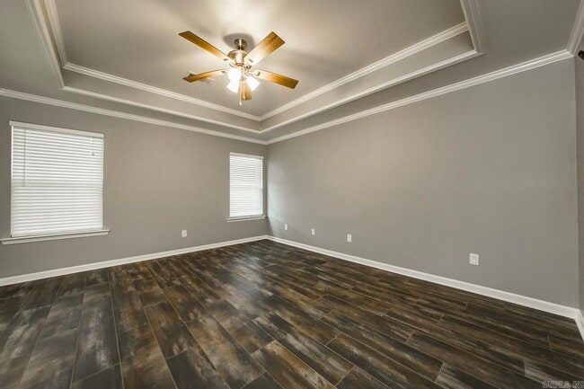 Building Photo - 31 Newcastle Dr