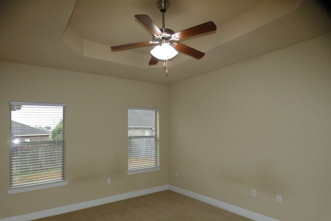 Building Photo - 3-Bedroom Home + Office/Flex Space