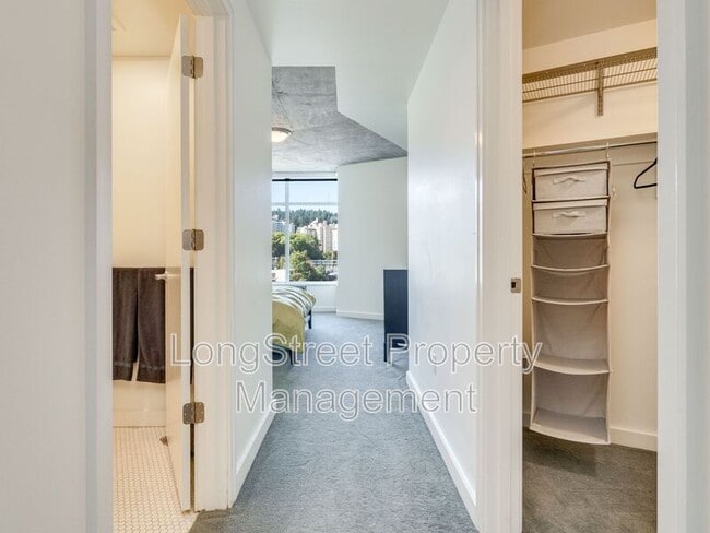 Building Photo - 1926 W Burnside St