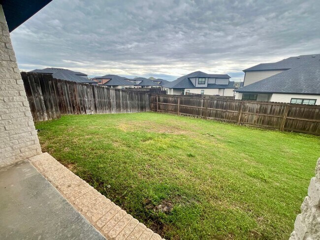 Building Photo - Beautiful 3B/2B Townhome in Chaffee Crossi...