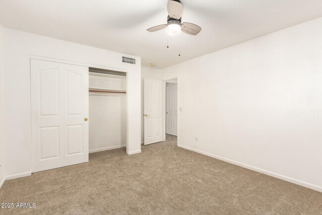 Building Photo - 7834 W Kerry Ln