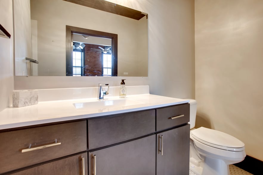 Building Photo - 130 N 5th St