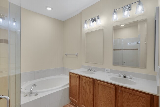Building Photo - 7546 SW Herrington Ln