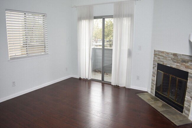 Building Photo - 1019 Dornajo Way