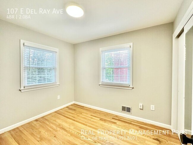 Building Photo - 107 E Del Ray Ave