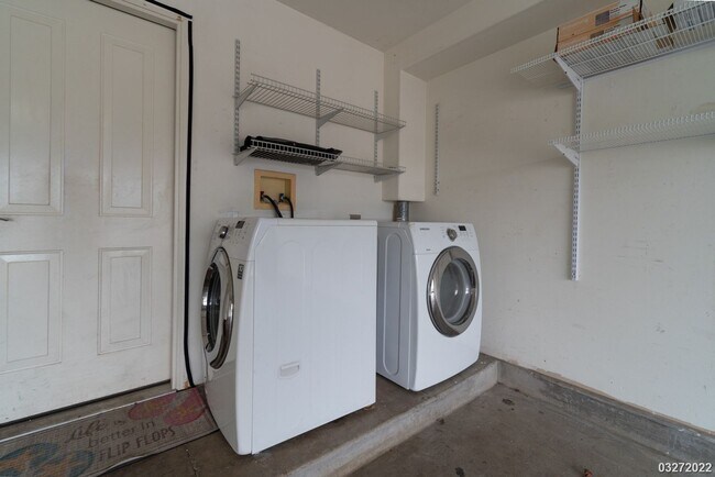 Building Photo - CENTRAL AC 3BR 2.5BA WITH 2-Car Garage & Newer Appliances @ SPINNAKER, Ewa Beach!