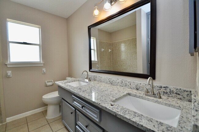 Building Photo - 6822 La Puente Dr
