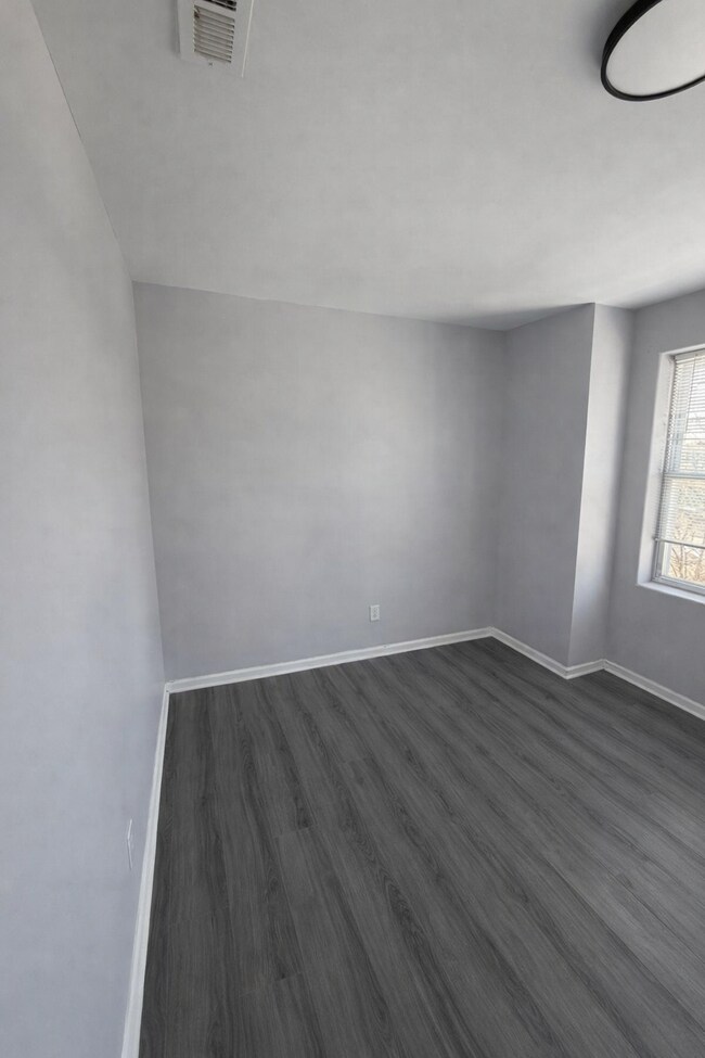 Building Photo - 1809 N 54th St