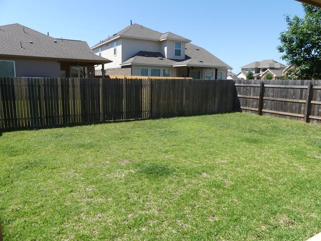 Building Photo - PRICE DROP !!