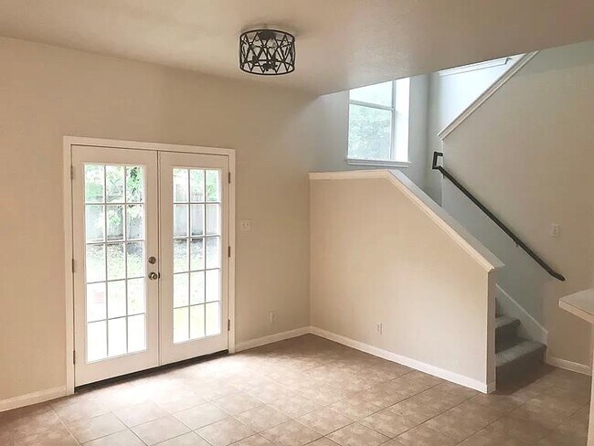 Building Photo - 5639 Taylorcrest Dr