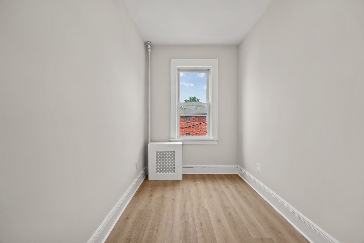Building Photo - 28 Riverside Pl