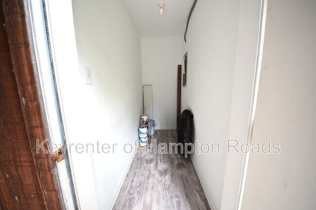 Building Photo - 8530 Tidewater Dr