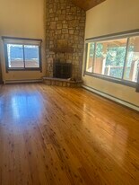 Building Photo - 4098 Timbervale Dr