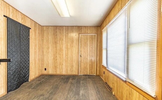 Building Photo - 164 N 9th St