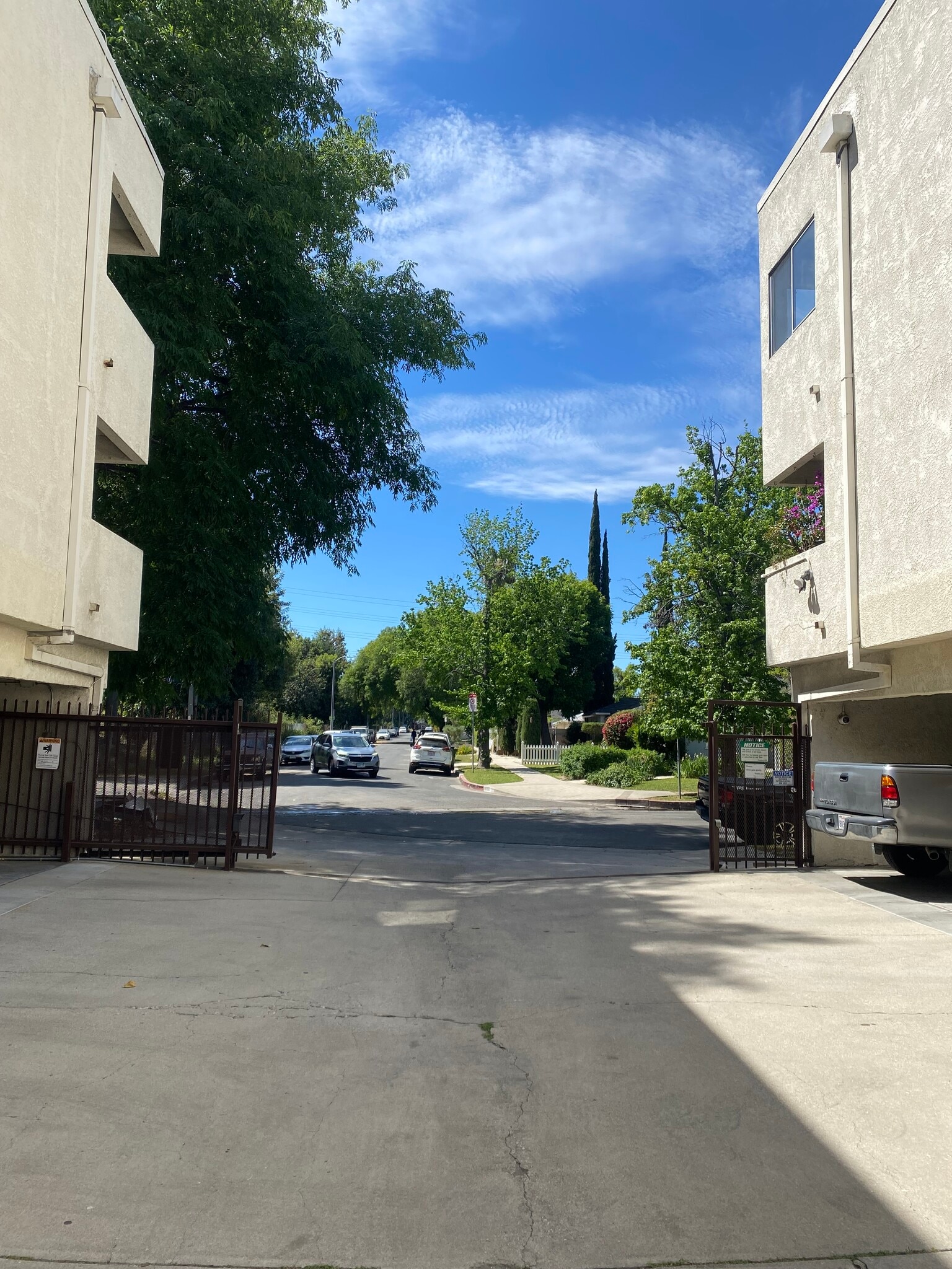 Building Photo - 5652 Yolanda Ave