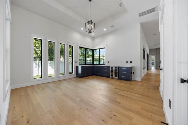 Building Photo - 3701 S Lynwood Ave