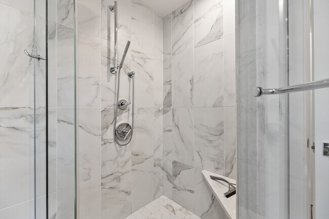 Building Photo - 4 Hadley Rd