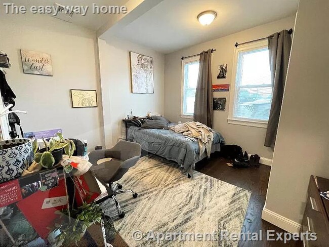 Building Photo - Allston 4 Bedroom, 3 Baths - Central Air -...