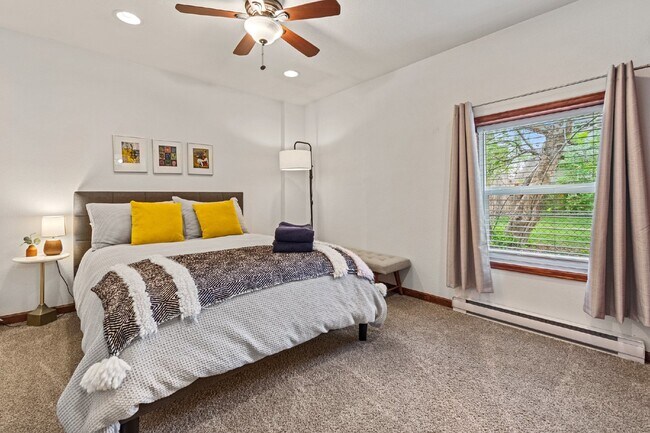 Building Photo - Wonderful Sloan's Lake Home