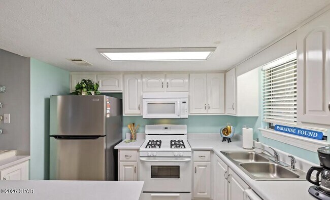 Building Photo - 218 White Sandy Dr