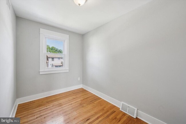 Building Photo - 125 W Berkley Ave